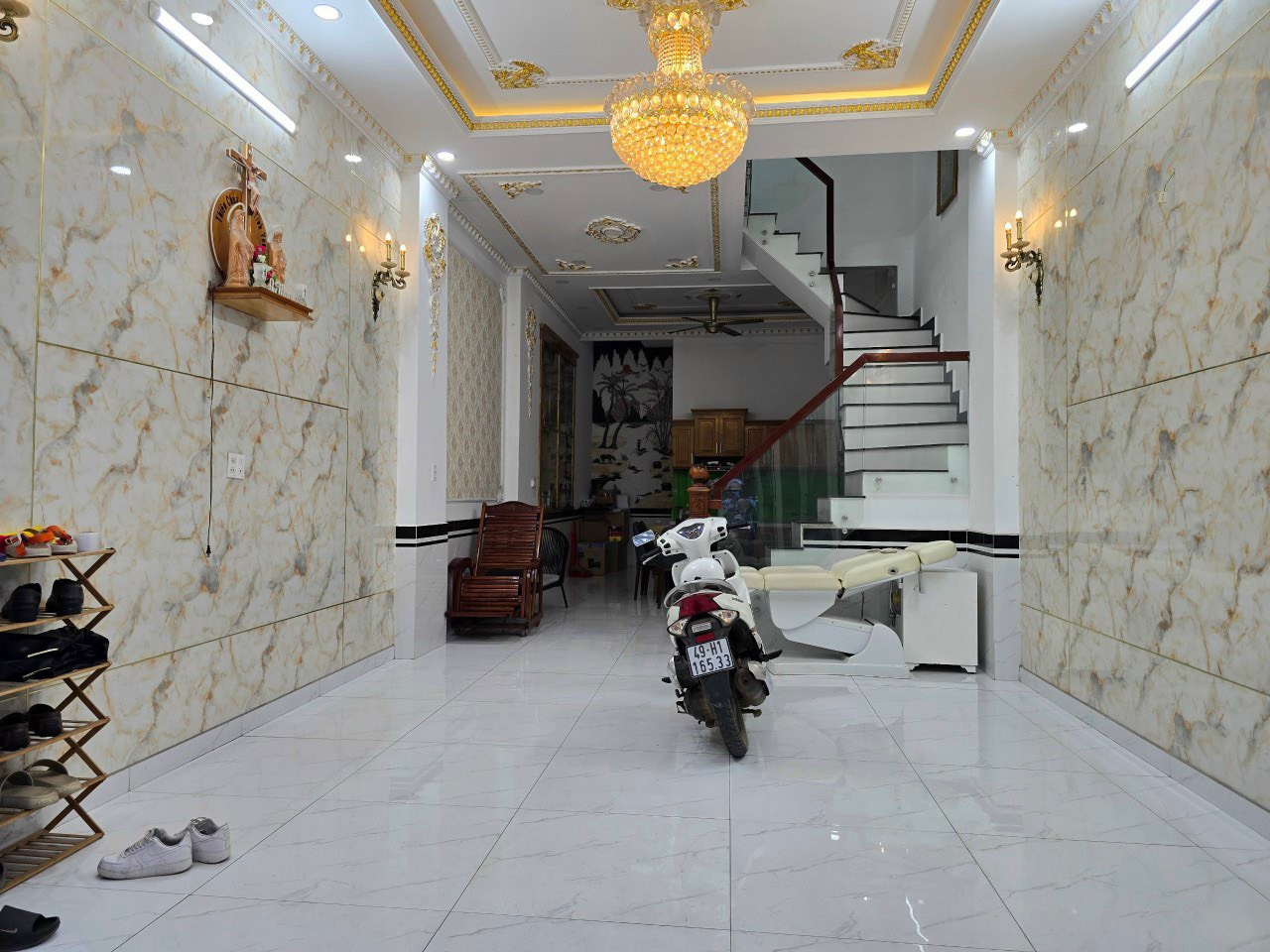 Bán nhà mặt phố Nguyễn Tuyến, quận 2, diện tích 95m2, 3 tầng , NHÀ MỚI ĐẸP, giá giảm còn hơn 10 tỷ