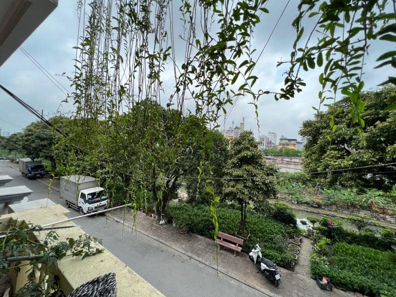 Bán nhà trong khu 918  cán bộ cao cấp được phân Long Biên , nhà thoáng mát cây xanh ngập tràn ,60m2 ,8 tỷ