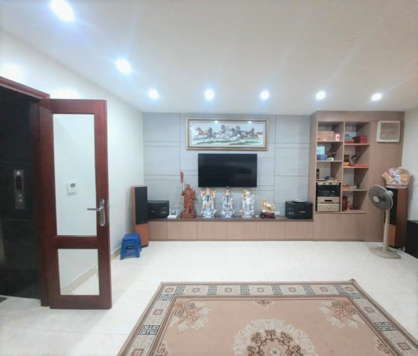 Bán Nhà Hoàng Hoa Thám Ba Đình, 80m2 5T, Ô tô 7 chỗ, Giá 14,6 tỷ. LH 034.915.7982.