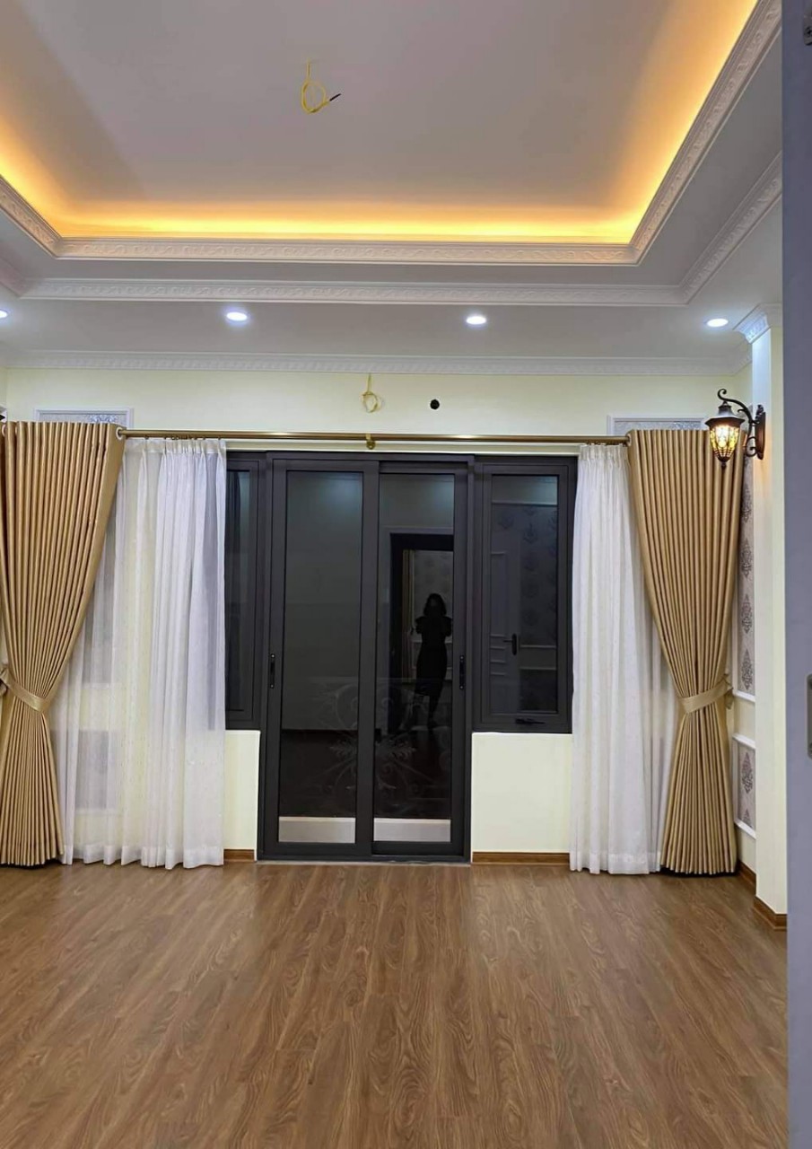 VIỆT HƯNG LONG BIÊN,BÁN NHÀ ĐẸP R RỠ, TẶNG N.THẤT XỊN,GẦN KĐT VINHOME RIVERSIDE TRÊN 3 TỶ