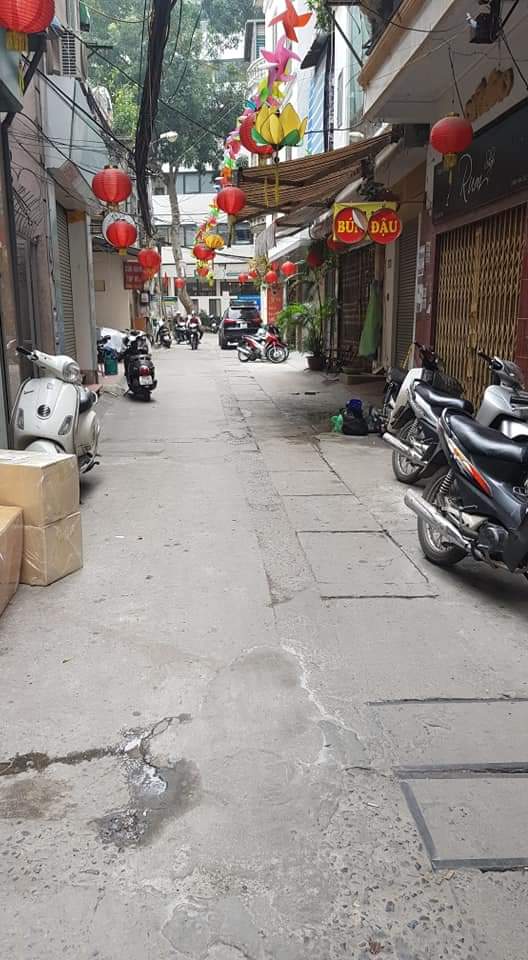 Bán nhà mặt phố Cảm Hội, 73m2, hai mặt thoáng, kinh doanh sầm uất, giá 10tỉ2