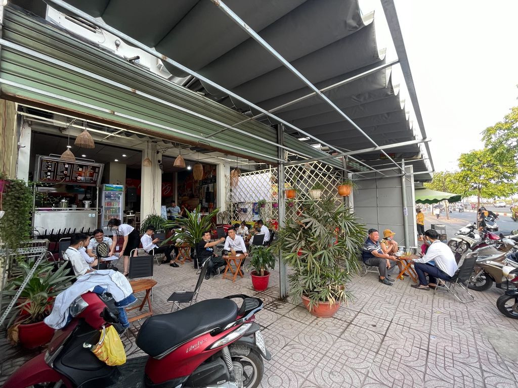 Cần sang quán Cafe ở 1102 Đ. Phạm Văn Đồng, P.Linh Đông, Q.Thủ đức, Tp.HCM