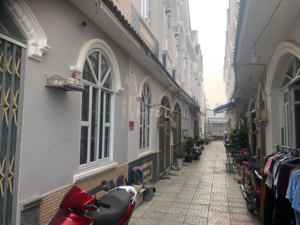 Cần bán gấp nhà 1 trệt 1 lầu có diện tích 42 m2 nằm ở Xã Phú Xuân, Huyện Nhà Bè, Tp Hồ Chí Minh