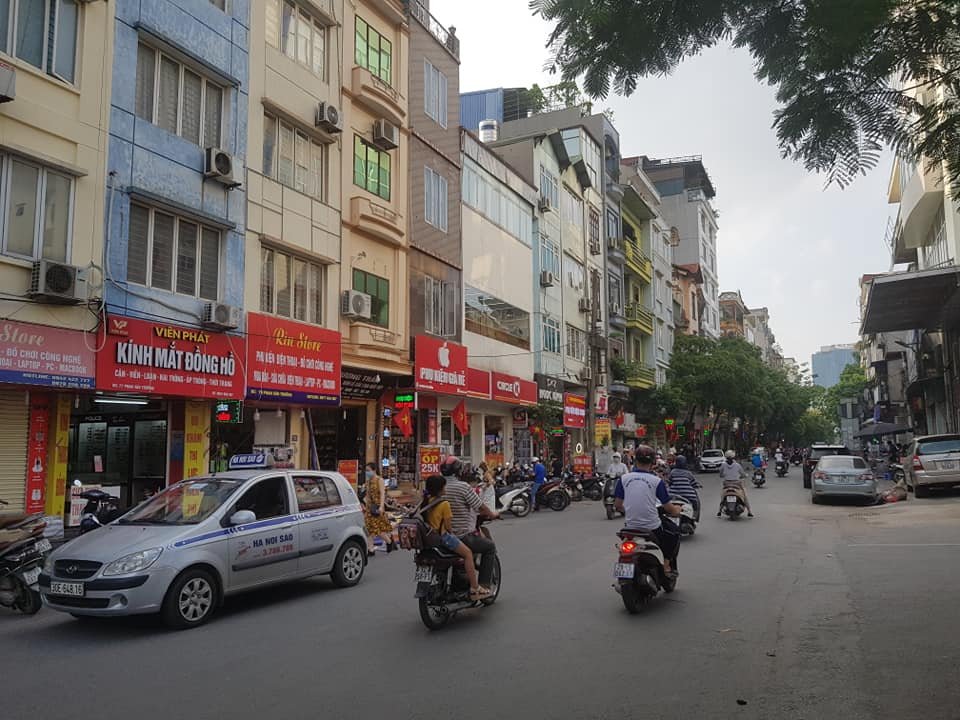 Bán nhà mặt phố Phan Văn Trường, cạnh phố Trần Quốc Hoàn, Xuân Thủy, Cầu Giấy, 32.5 tỷ