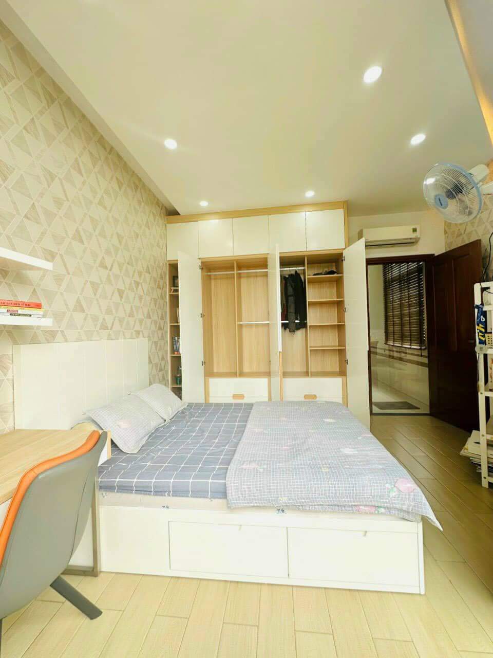 HIẾM, ĐS 17, SÁT MẶT TIỀN, 5P CITY LAND, DTSD 45m2 1T 2Lầu 2pn 3wc, 2,7 TỶ TL