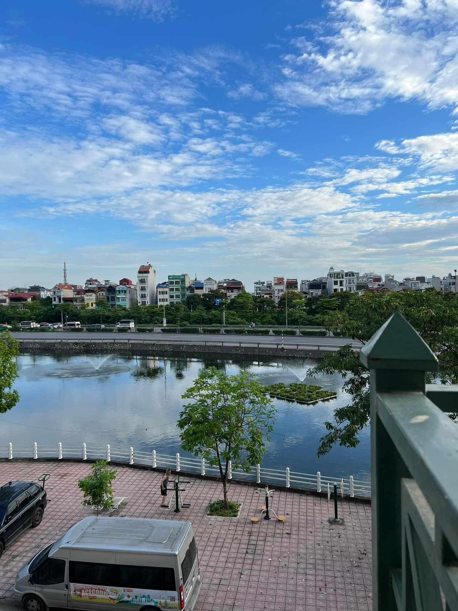 Bán nhà Nguyễn Văn Linh, Sài Đồng, 40m2 x 5 tầng Cạnh Hồ, Nhà đẹp An sinh đỉnh