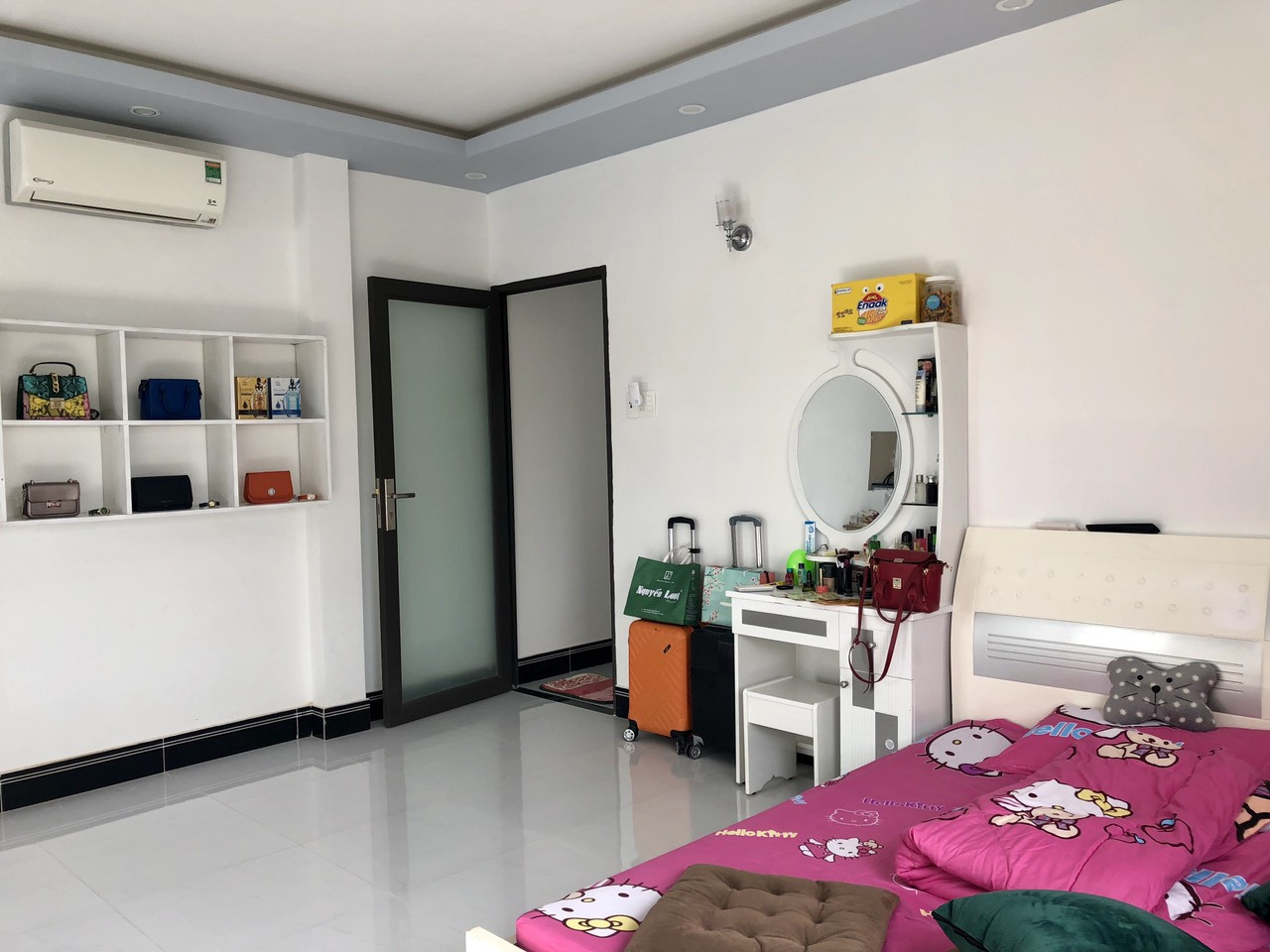 Bán căn hộ chung cư tầng 6 Toà C4 Nguyễn Cơ Thạch, Mỹ Đình, Nam Từ Liêm, Hà Nội.