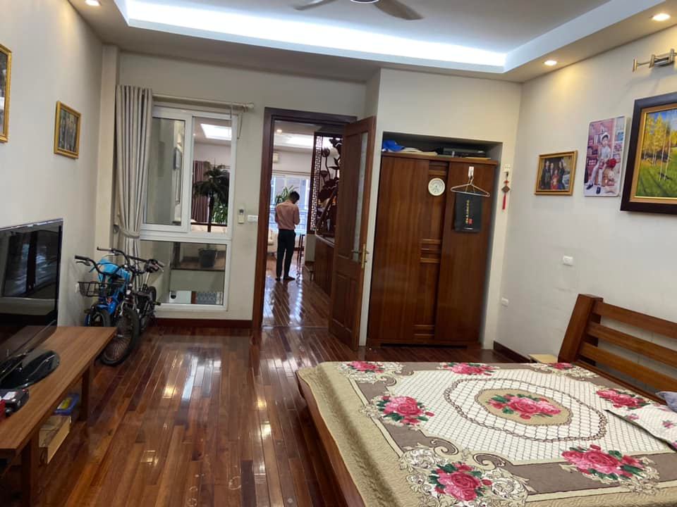 Nhà Ngõ 180 Nguyễn Lương Bằng, Đống Đa, 80m2, kinh doanh sầm uất. Giá 15.6 tỷ