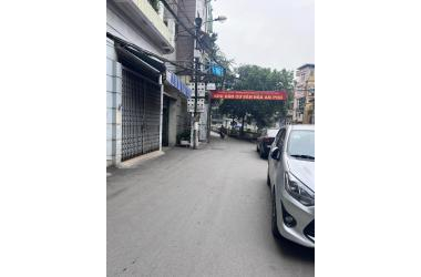Gara,  Kinh Doanh, Phố Hoàng Quốc Việt 55m2 Mt 4.7 m Giá 10.5 tỷ
