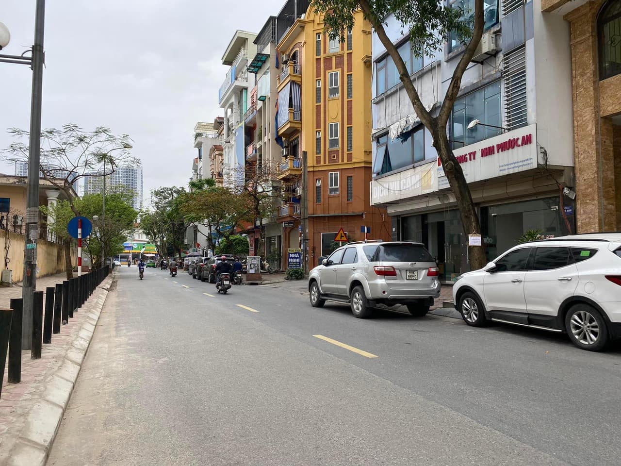 Ba bước ra phố Nguyễn Khánh Toàn – Phân lô 3 oto – Vỉa hè- Thang máy – vị trí vàng kd – 60m – hơn 15 tỷ.