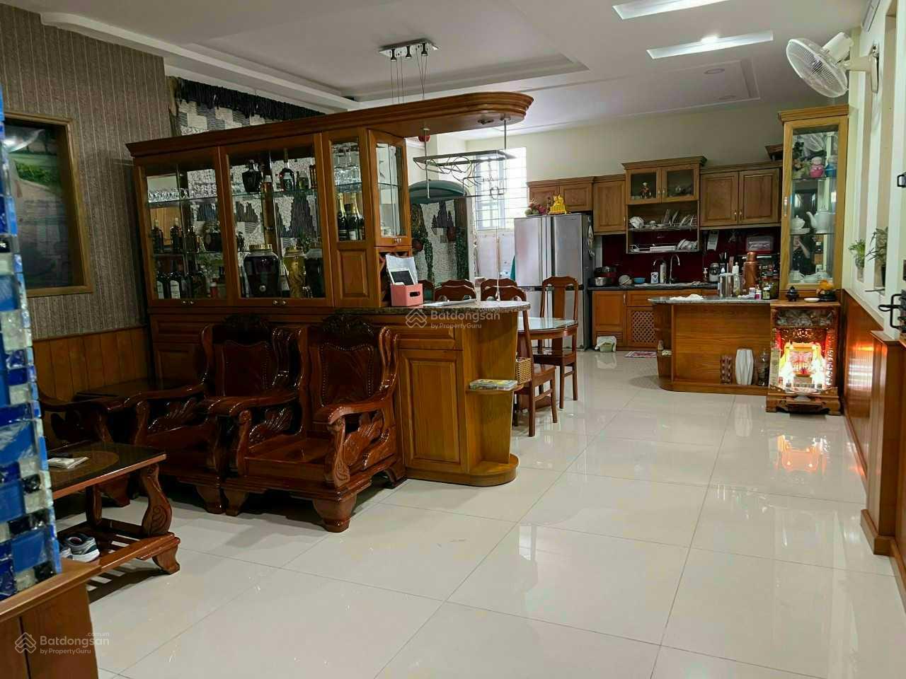 Bán nhà mặt tiền hẻm Lê Thị Hồng, Phường 17, Quận Gò Vấp vị trí ngay chợ thuận tiện kinh doanh siêu