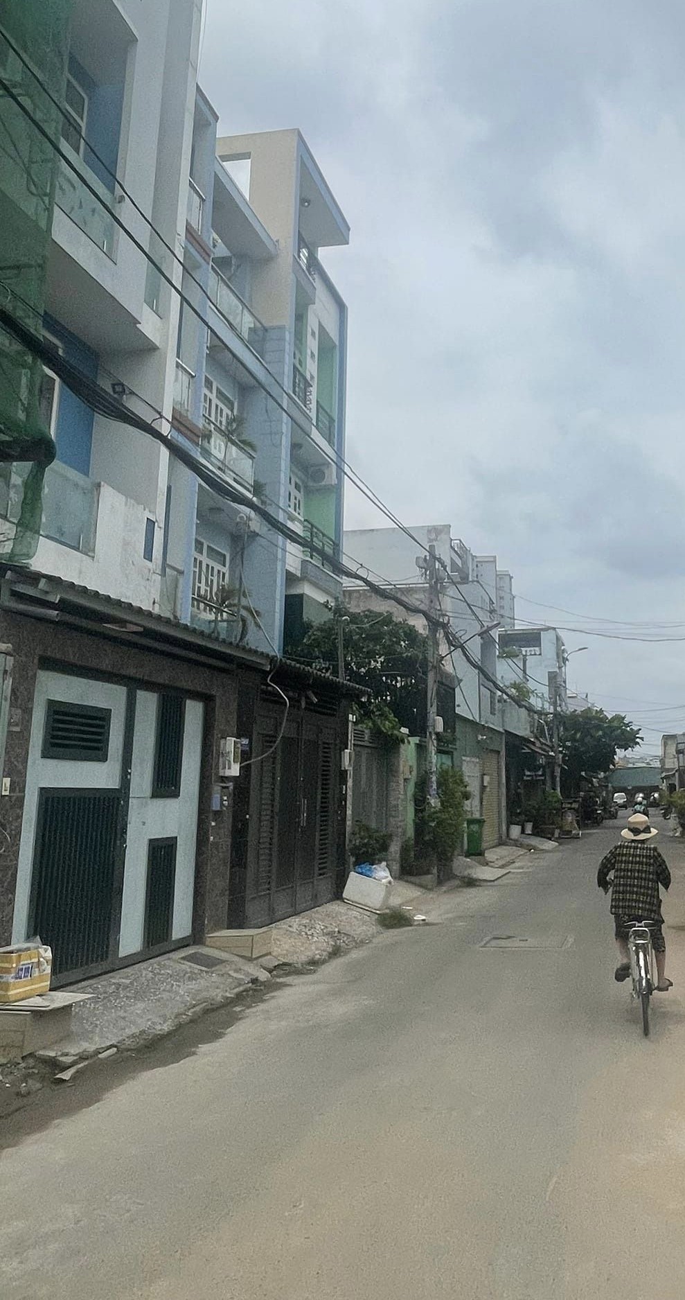Bán nhà Đường Lê Quang Định, Phường 1, Gò Vấp- 2.5 tấm- Hẻm xe hơi - 48m2 - chỉ 4.6tỷ