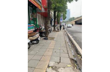 Bán nhà mặt phố Nguyễn Chí Thanh Đống Đa vỉa hè 4m mỗi tháng cho thuê được 40 triệu