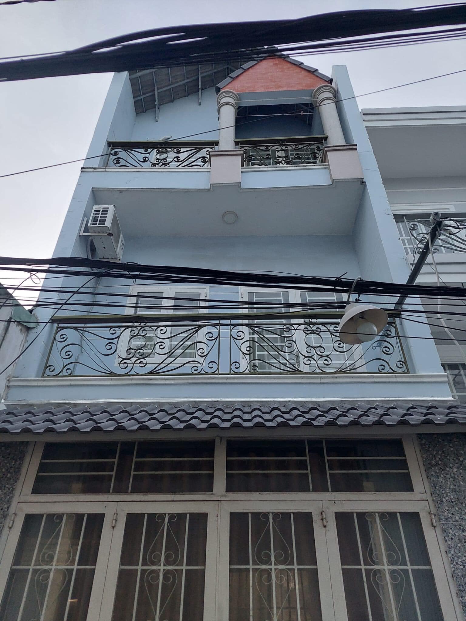 Nhà căn góc 2 mặt tiền Hẻm xe hơi, Phạm Hữu Lầu, Quận 7