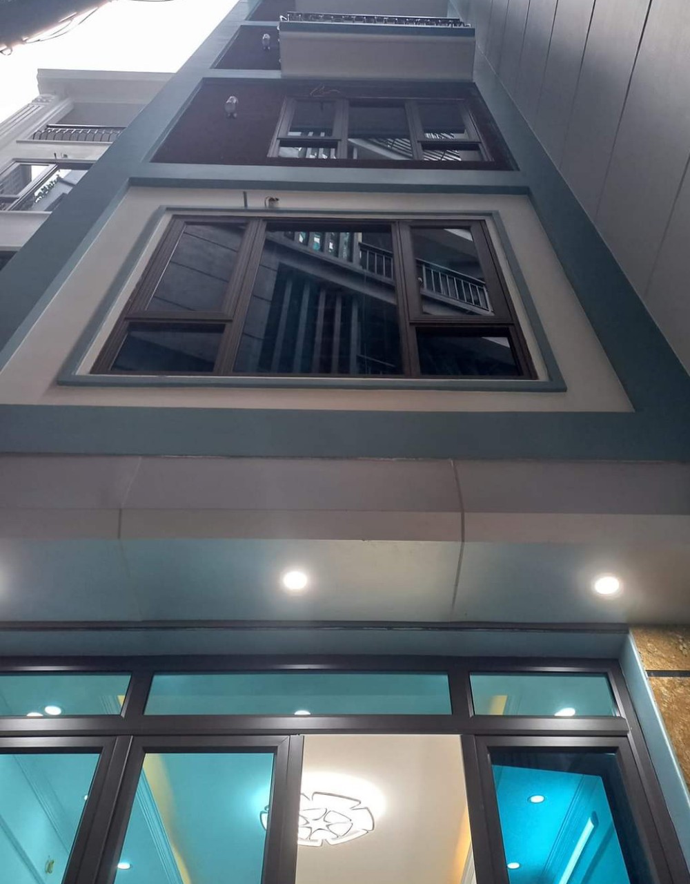 Rò rỉ thông tin căn nhà gần mặt phố Nguyễn Văn Cừ, 52m, 5 tầng mà giá chỉ 4 tỷ 2.