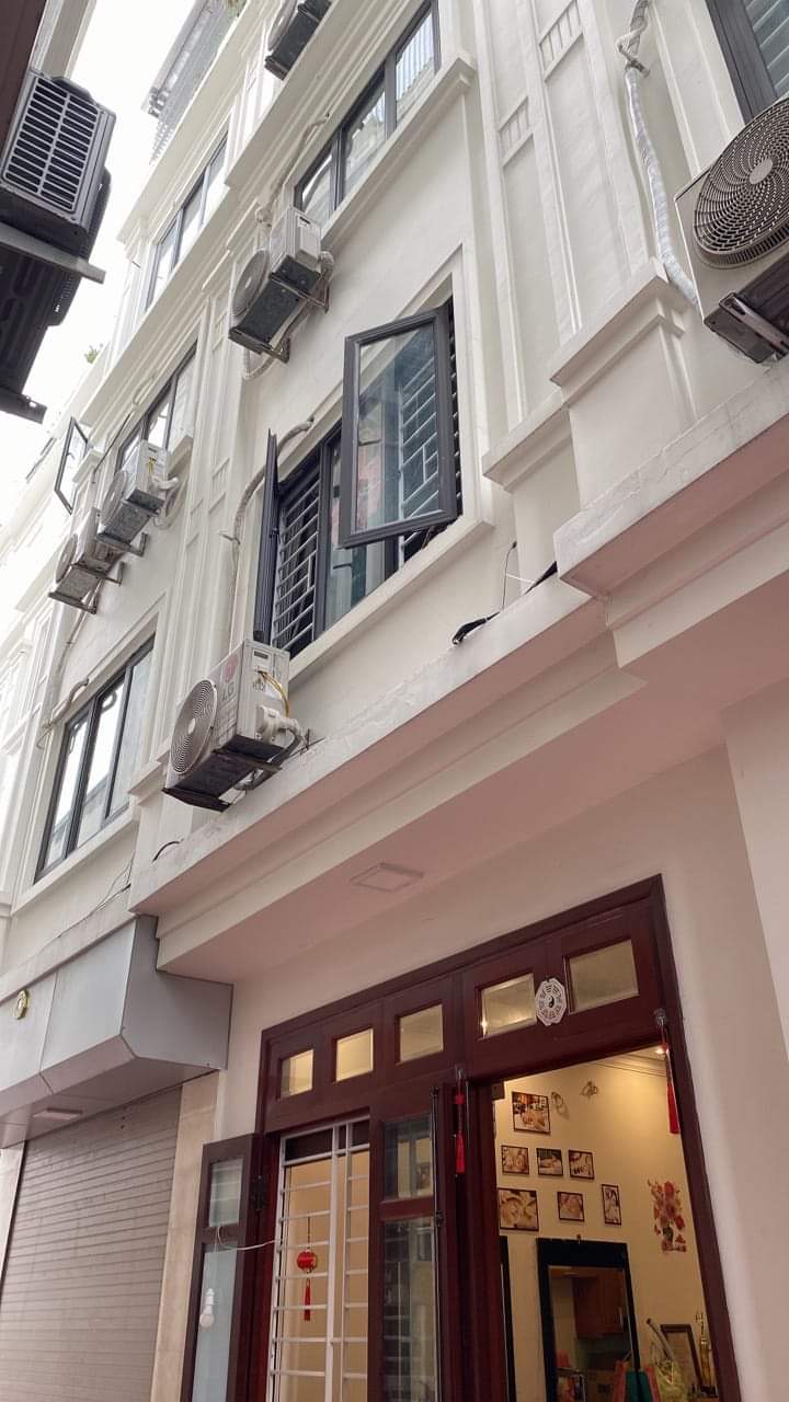 Bán nhà riêng tại phường Việt Hưng, 60 m, 4 tầng, mặt, giá 4 tỷ 3.