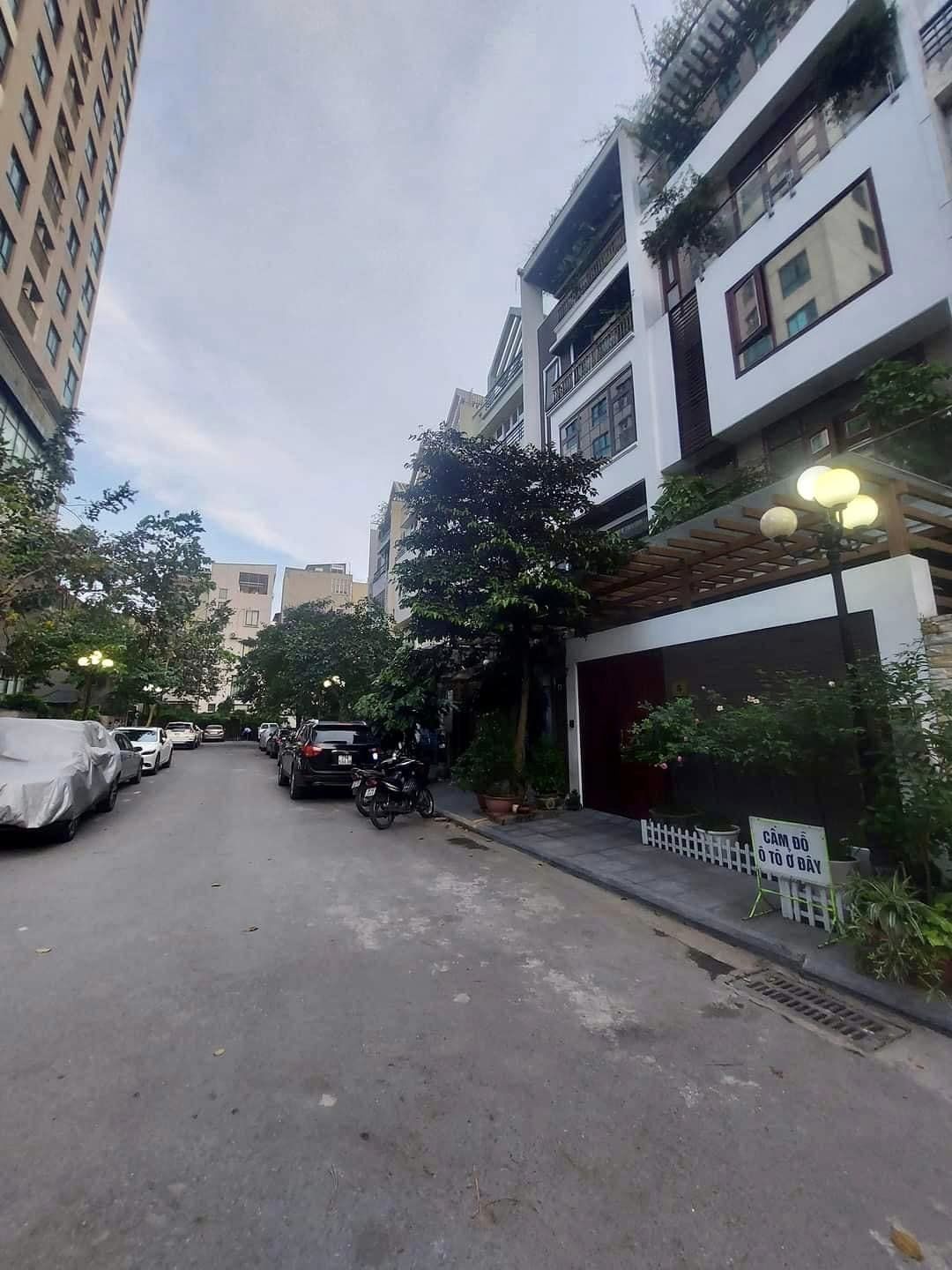 Chủ cần bán gấp nhà phân lô oto tránh vỉa hè phố Nguyễn Trãi cạnh Royal city 90m2, 4 tầng, mt 6m, chỉ 22 tỷ, giá tốt nhất khu vực.