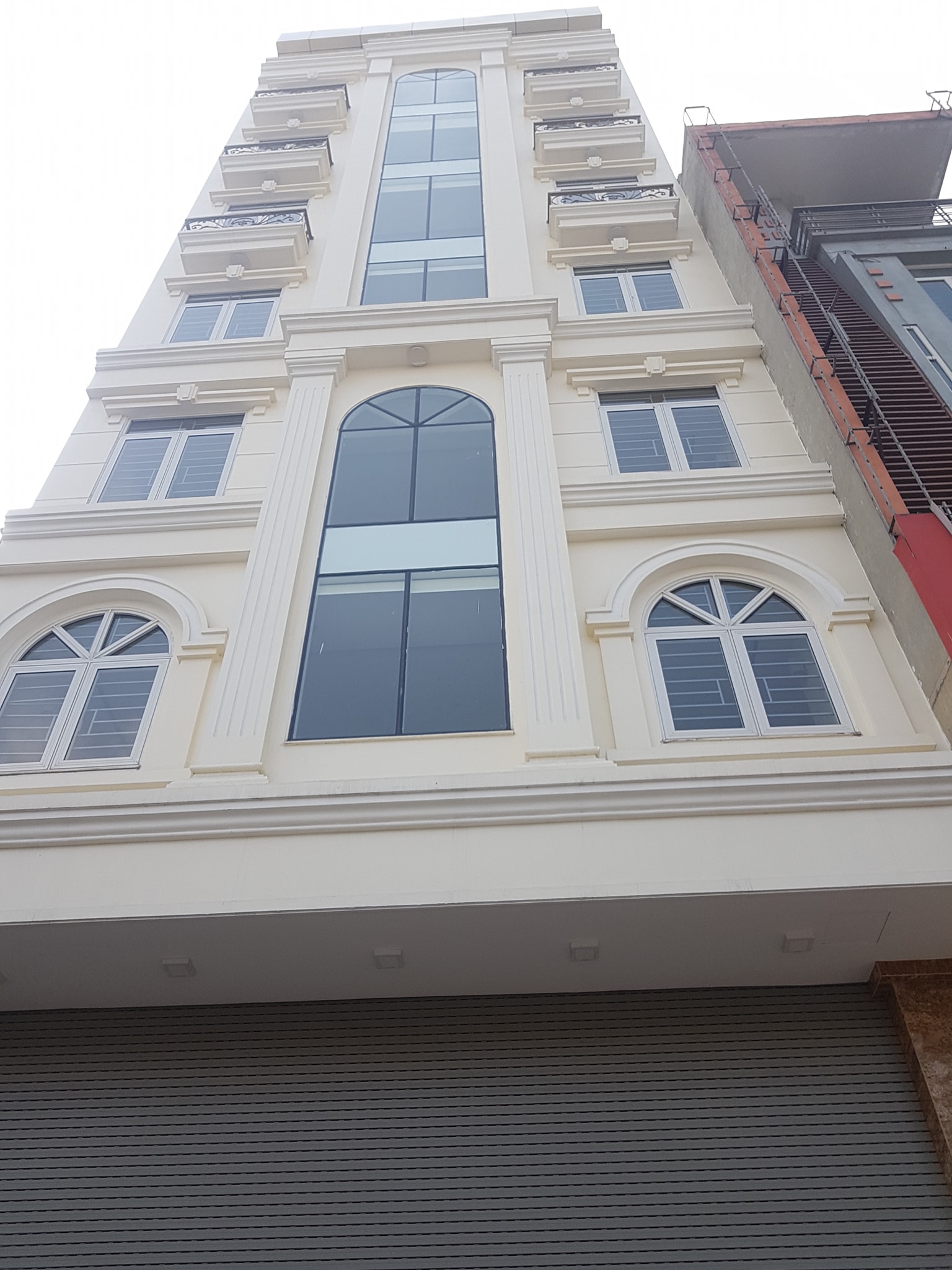 Nhà mặt phố Nguyễn Trãi, Thanh Xuân, lô góc, hiếm lắm. 80m 3 tầng mt 7m giá hơn 10 tỷ.
