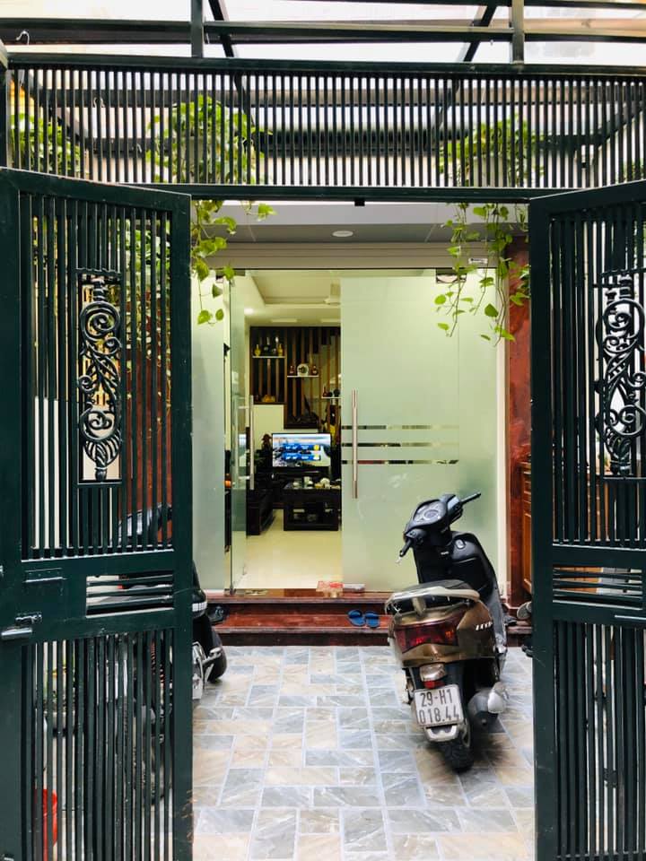 Bán nhà phố Thanh Liệt, nhà đẹp, lô góc, ô tô tránh, vào nhà, kinh doanh.DT 50m-giá 3.9 tỷ.LH0914424268