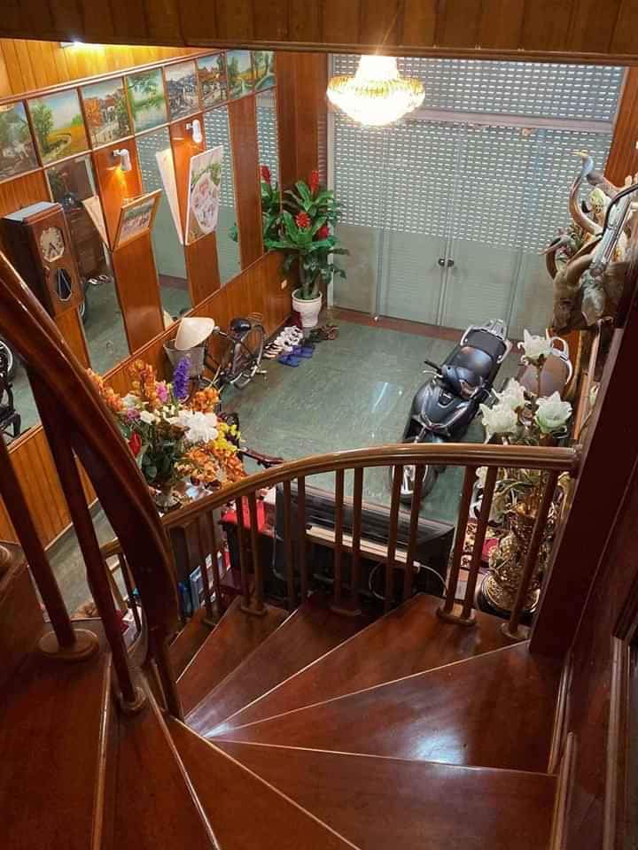 Gia đình bán nhà ngõ 151 Nguyễn Đức Cảnh, lô góc, Kinh Doanh, ô tô, 50m2 5 t, 5,6 tỷ
