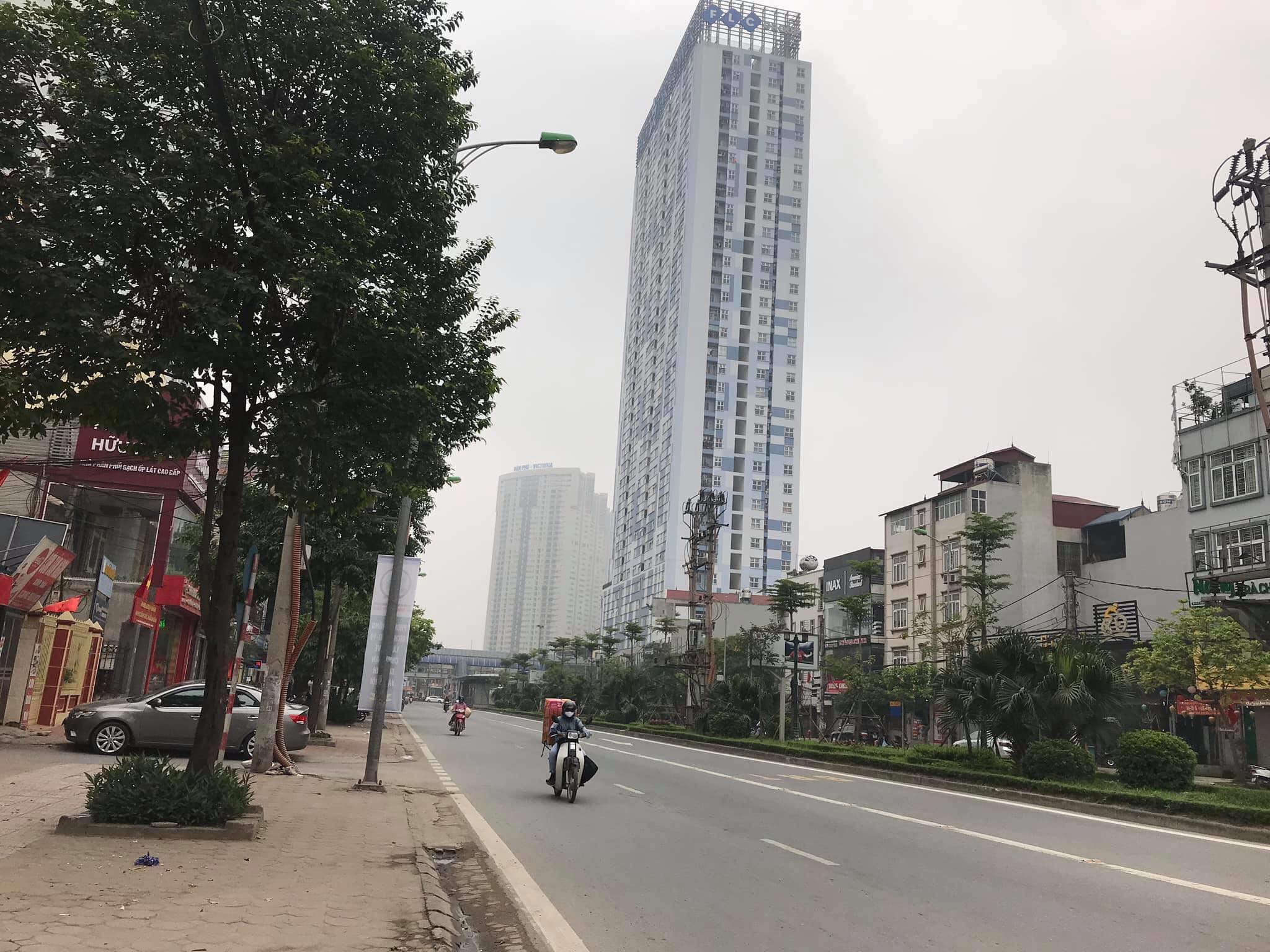 Bán gấp đất mặt phố Lê Trọng Tấn, Hà Đông, đối diện Pack City, cả phố còn 1 lô thôi