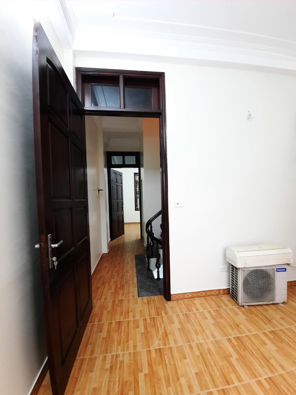 Bán nhà ngõ 190 Hoàng Mai, 3 thoáng, ngõ nông, nhà đẹp, 40m2 x 4 t, 2.78 tỷ.