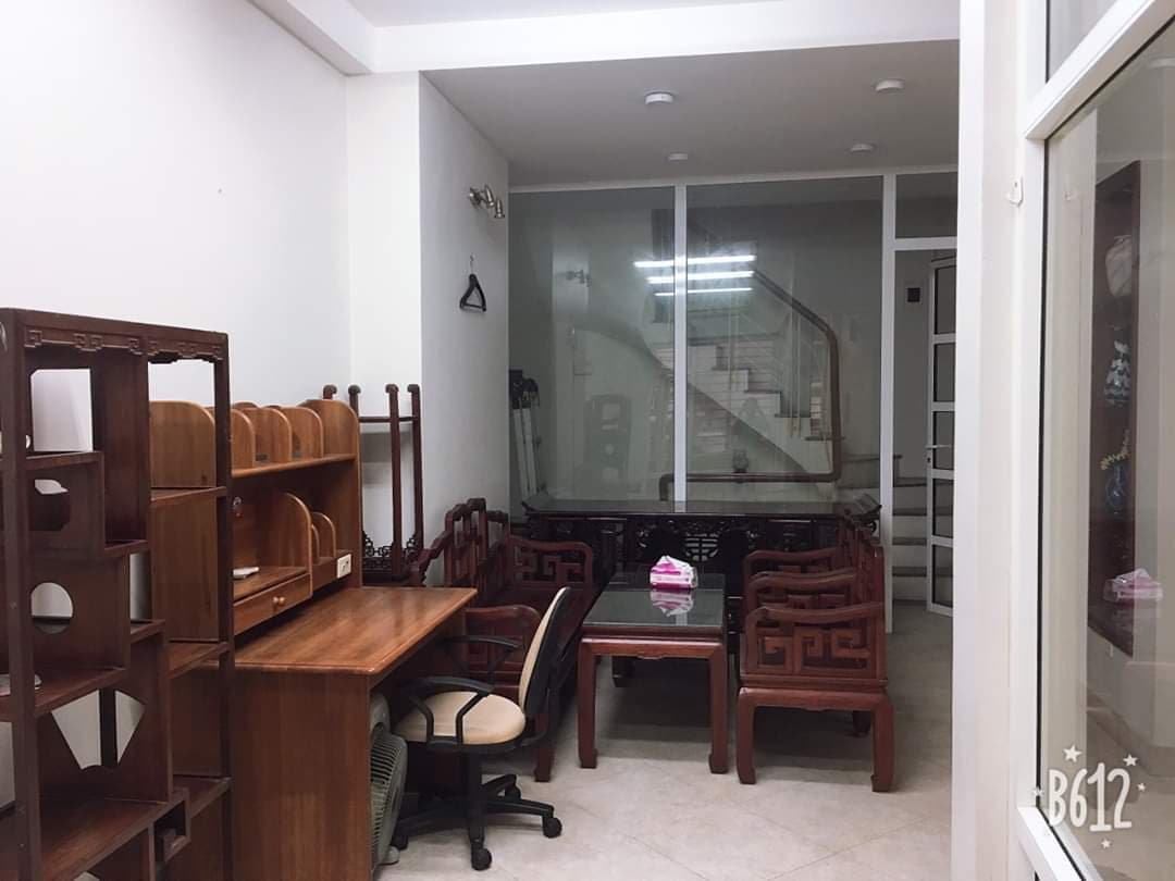 Cho thuê nhà Nguyễn Thái Học, Dt: 40m×5 tầng, full nội thất, kinh doanh online