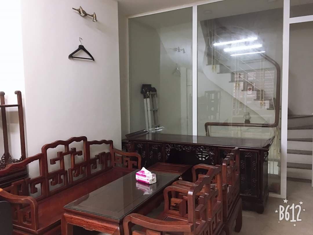 Cho thuê nhà Nguyễn Thái Học - Kinh doanh- Làm văn phòng.