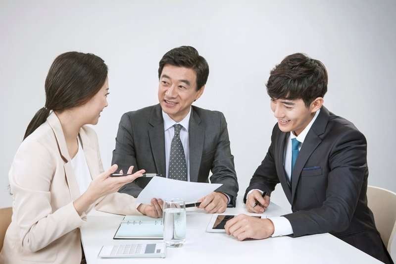 Đặt câu hỏi về thời gian làm việc với chủ nhà
