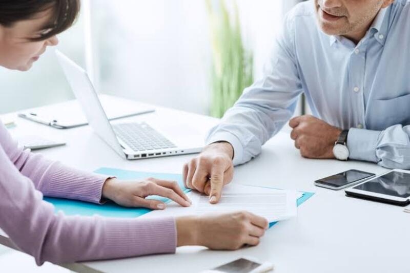 Hỏi chi tiết về pháp lý để nhận biết môi giới có uy tín hay không?