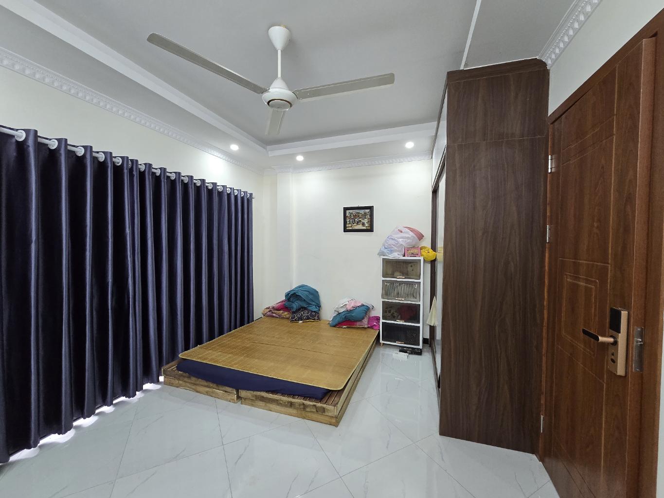 Bán nhà 5 tầng Phúc Lợi mặt tiền 5m gần ô tô thiết kế mỗi tầng 1 phòng khép kín, nhà mới ở ngay