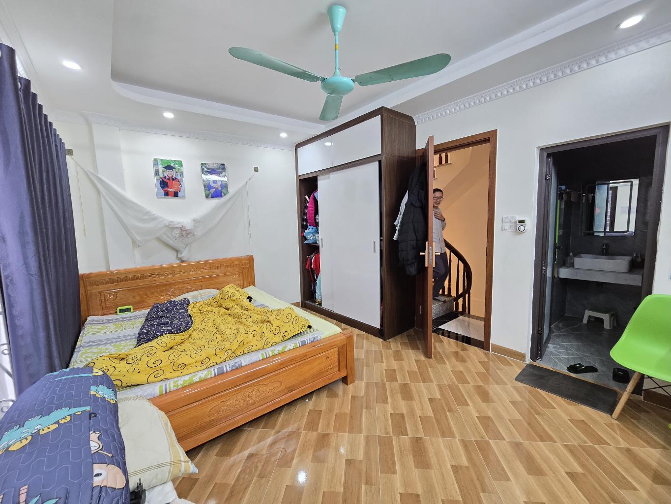 Bán nhà 5 tầng Phúc Lợi mặt tiền 5m gần ô tô thiết kế mỗi tầng 1 phòng khép kín, nhà mới ở ngay