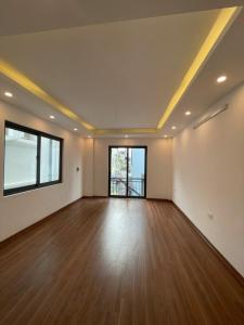 Bán nhà mới Việt Hưng vài bước ra ô tô tránh - 5 tầng DT 50m2 gần BigC, cầu Trần Hưng Đạo 5.8 tỷ