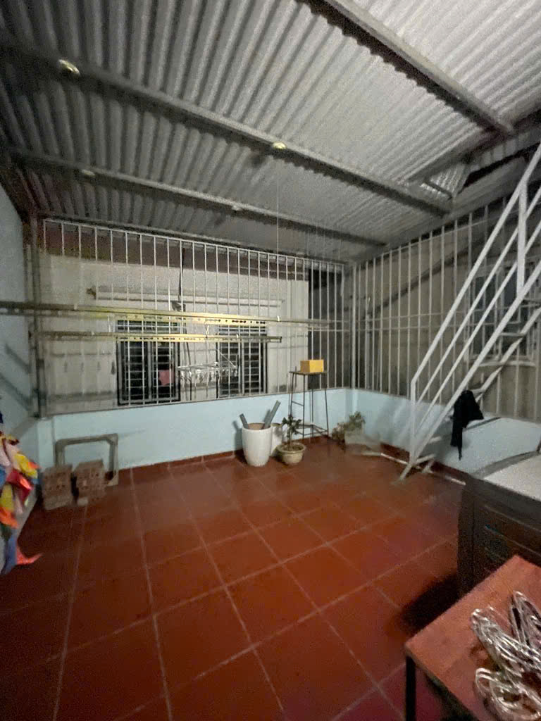 SIÊU MẪU DƯƠNG NỘI BÁN NHÀ 5T  GIÁ CƯC YÊU THƯƠNG