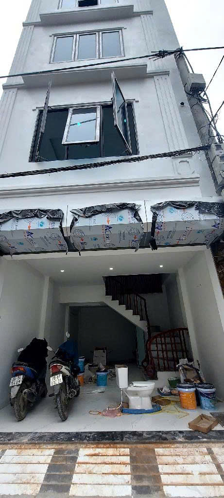 BÁN HOA HẬU HÀ ĐÔNG 34 M2 5 Tầng Ô TÔ NGỦ TRONG NHÀ GIÁ SIÊU TỐT.