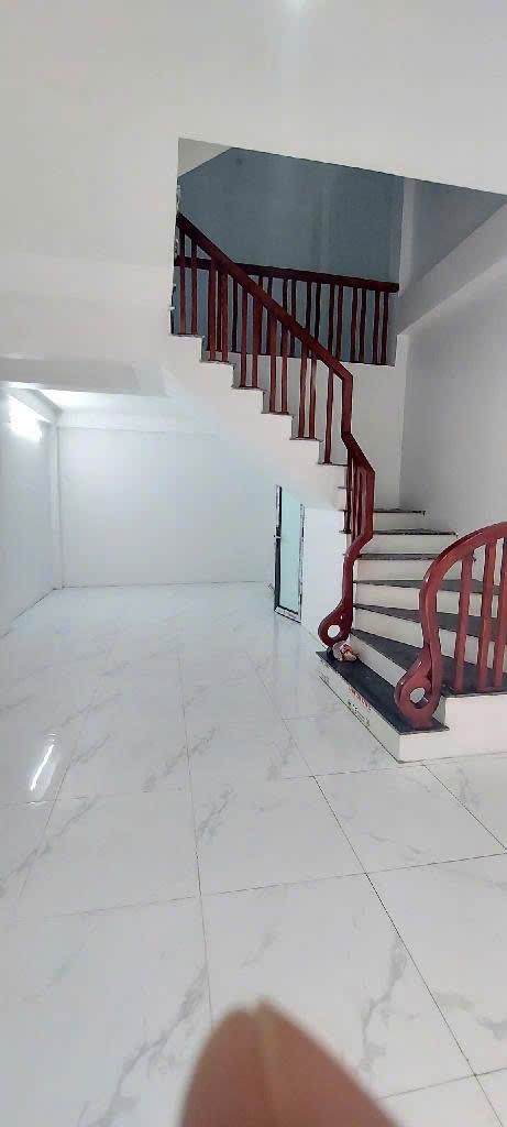 BÁN HOA HẬU HÀ ĐÔNG 34 M2 5 Tầng Ô TÔ NGỦ TRONG NHÀ GIÁ SIÊU TỐT.