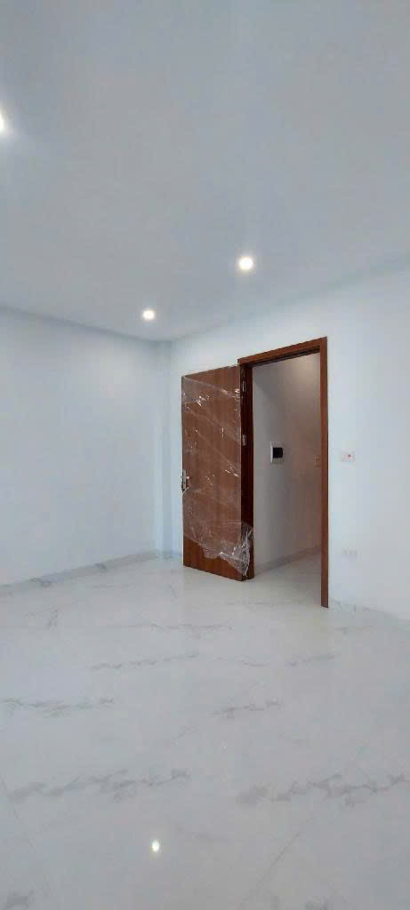 BÁN HOA HẬU HÀ ĐÔNG 34 M2 5 Tầng Ô TÔ NGỦ TRONG NHÀ GIÁ SIÊU TỐT.