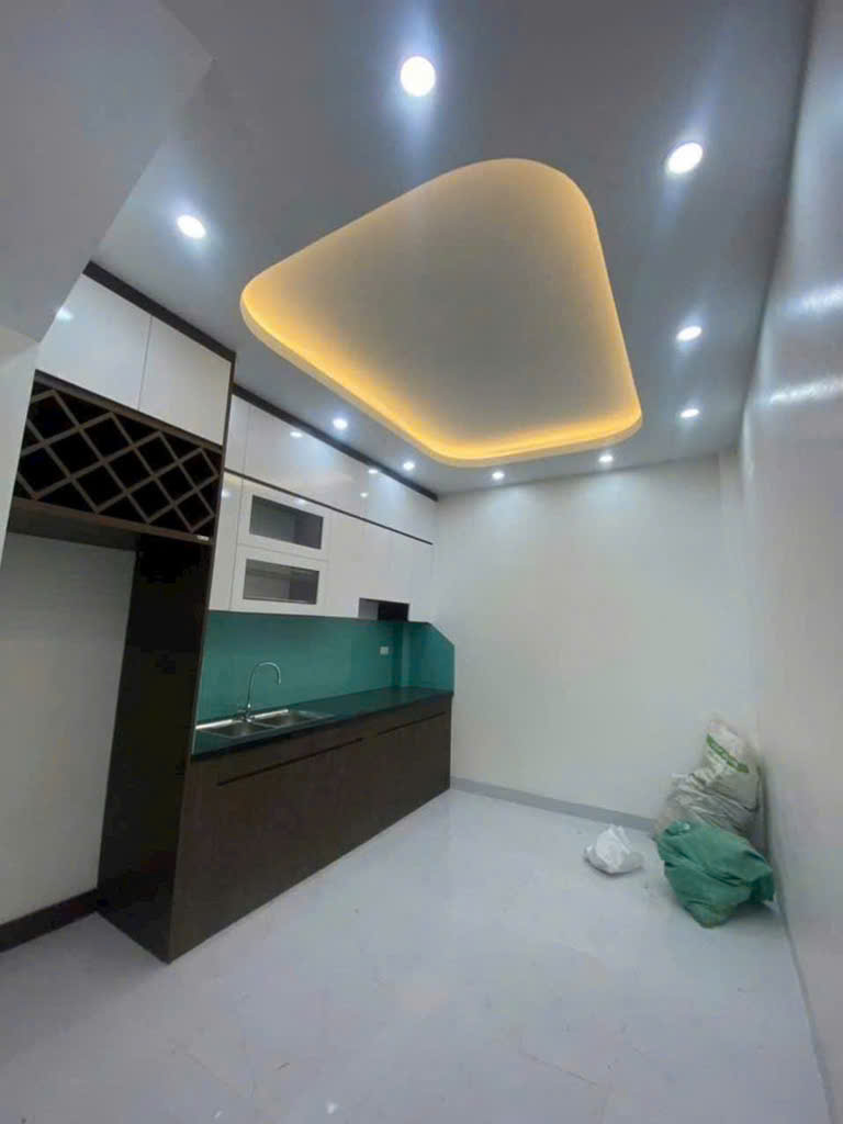 E CẦN BÁN NGAY NHÀ HÀ ĐÔNG 31 M2 5 TẦNG 5,85TY Ô TÔ GẦN .