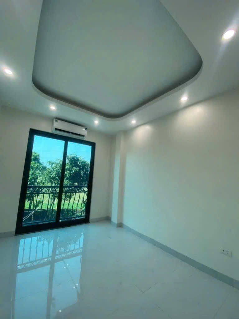 E CẦN BÁN NGAY NHÀ HÀ ĐÔNG 31 M2 5 TẦNG 5,85TY Ô TÔ GẦN .