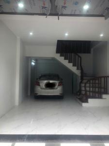 BÁN HOA HẬU HÀ ĐÔNG 34 M2 5 Tầng Ô TÔ NGỦ TRONG NHÀ GIÁ SIÊU TỐT.