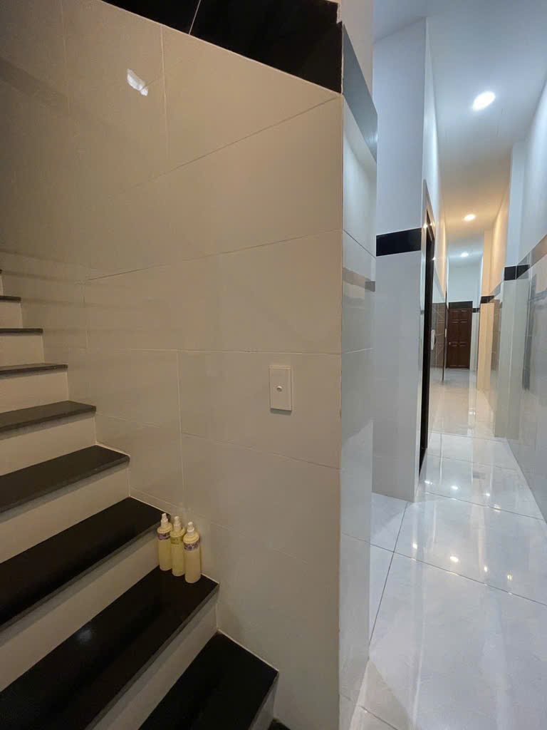 Quận 12 - Lê Văn Khương 108m2 ( 4.5x24 ) - HẺM XE HƠI TRÁNH  - 12 PHÒNG CHO THUÊ