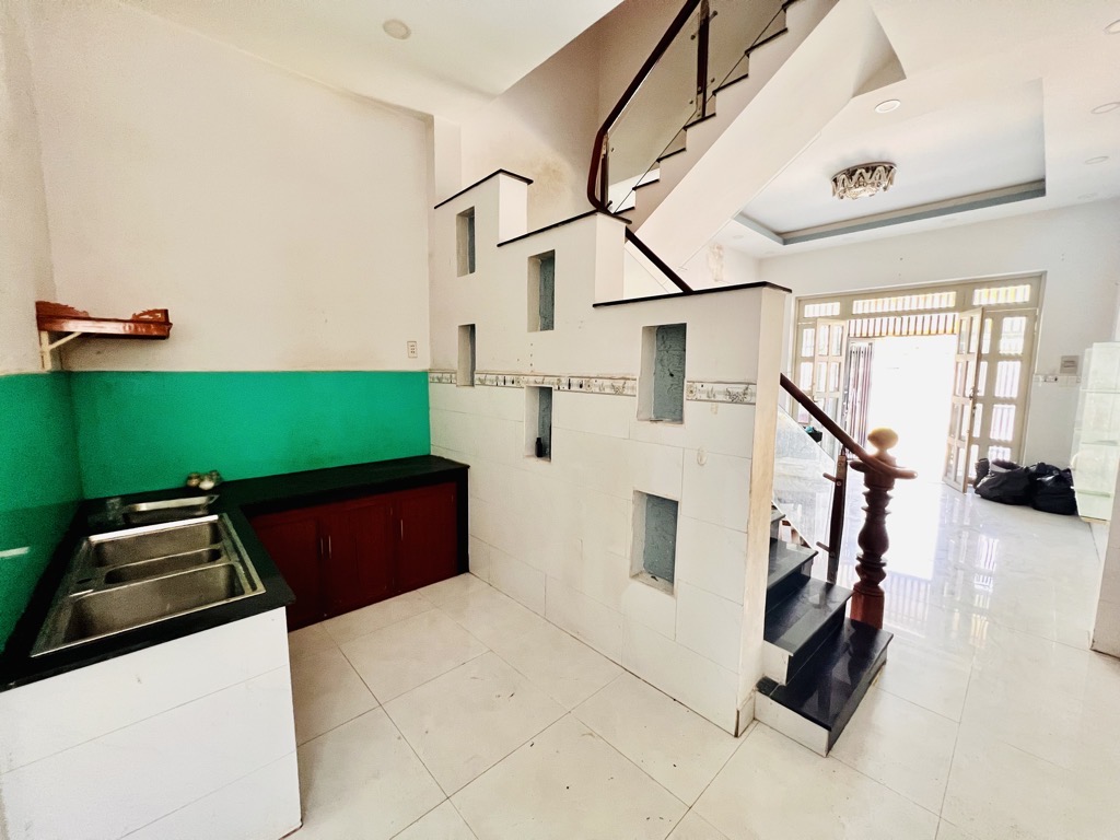 QUÁ RẺ MTKD Q12 - 126M2 ( 4.2X30 ) - NHỈNH 6 TỶ x