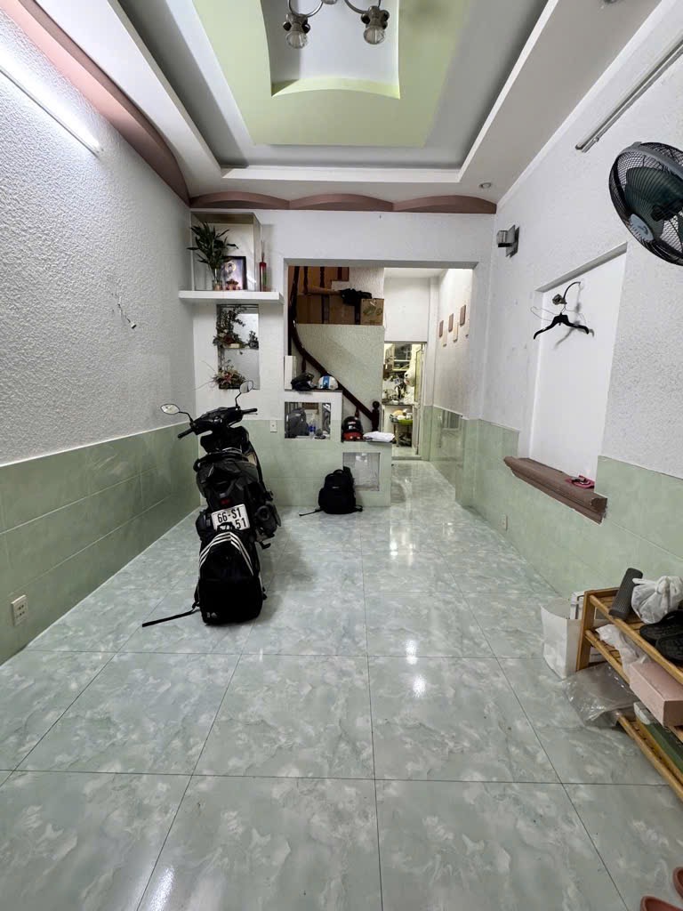 Bán nhà Bình Thạnh - Đường Bùi Hữu Nghĩa, hẻm ô tô xe ra vào đậu trước cửa thoải mái