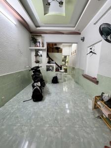 Bán nhà đẹp sát quận 1, có thương lượng