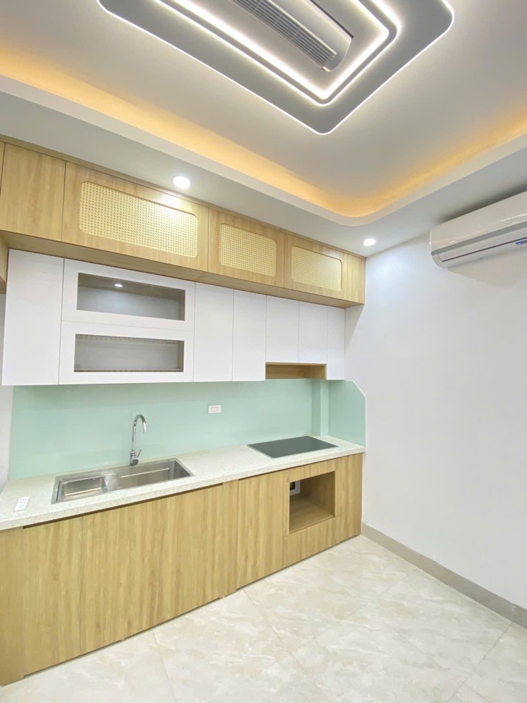 SIÊU PHẨM Ô TÔ ĐỖ CỬA GIÁ CHỈ HƠN 4 TỶ