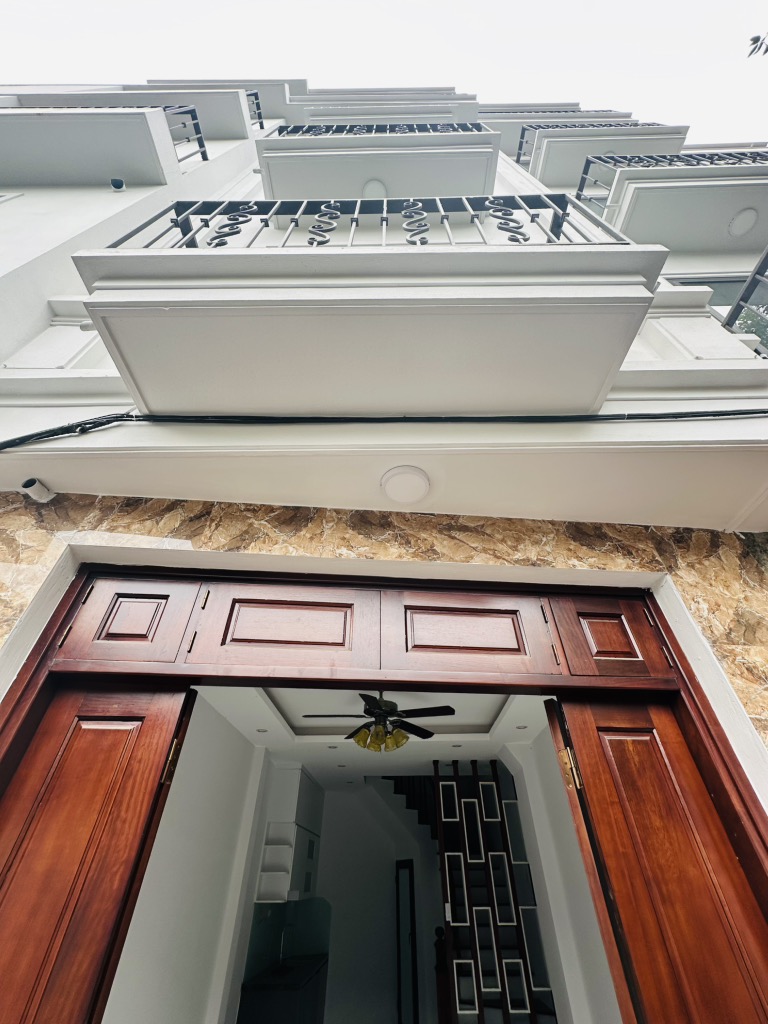 BÁN NHÀ 5 TẦNG SIÊU ĐẸP – Ô TÔ ĐỖ CỬA – DI TRẠCH, HOÀI ĐỨC – GIÁ CHỈ HƠN 4 TỶ