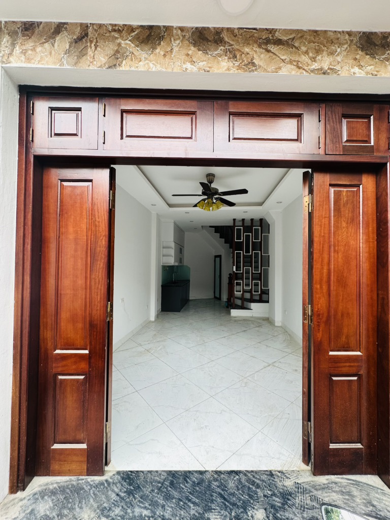 BÁN NHÀ 5 TẦNG SIÊU ĐẸP – Ô TÔ ĐỖ CỬA – DI TRẠCH, HOÀI ĐỨC – GIÁ CHỈ HƠN 4 TỶ