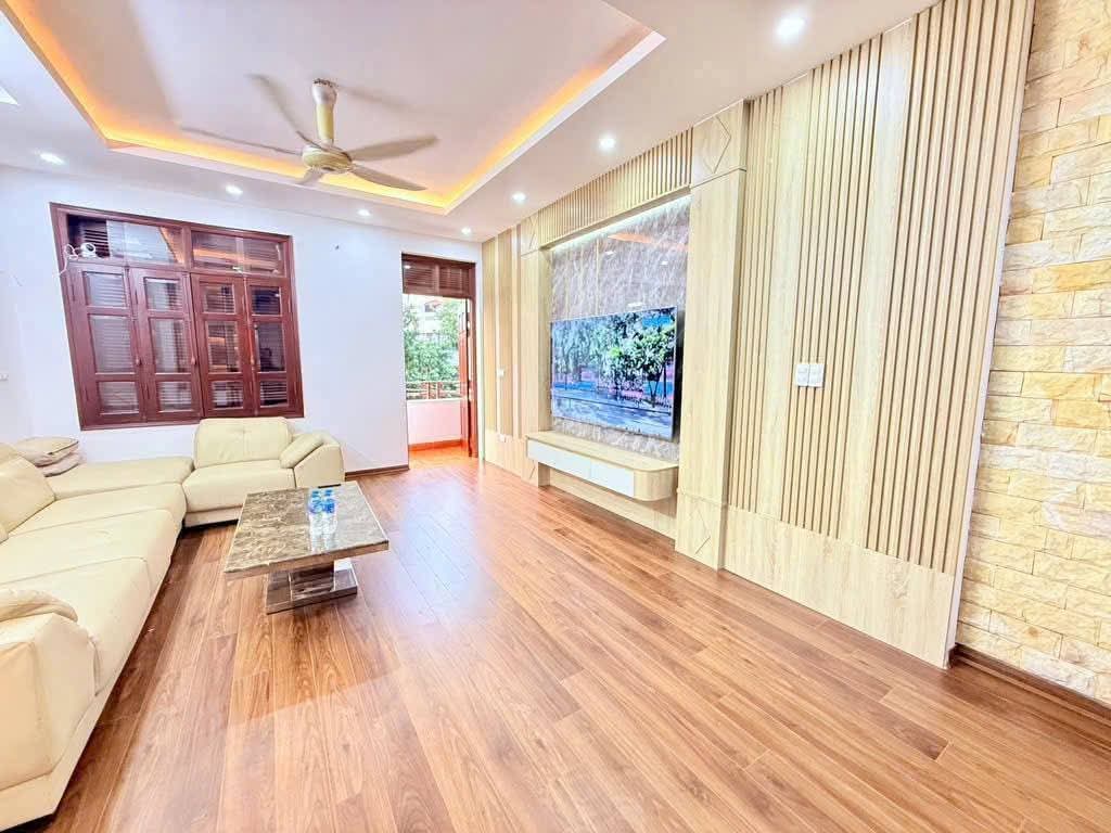 NHÀ TRUNG TÂM MỄ TRÌ – NGÕ RỘNG NHƯ PHỐ – Ô TÔ TRÁNH – KINH DOANH ĐỈNH