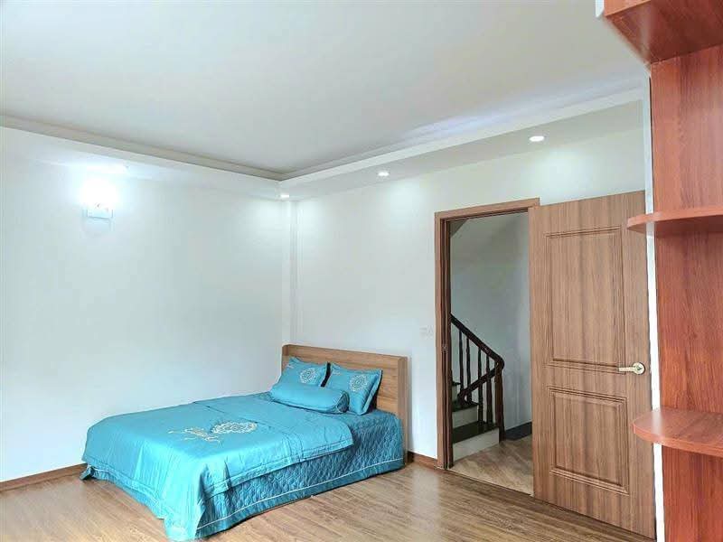 NHÀ TRUNG TÂM MỄ TRÌ – NGÕ RỘNG NHƯ PHỐ – Ô TÔ TRÁNH – KINH DOANH ĐỈNH