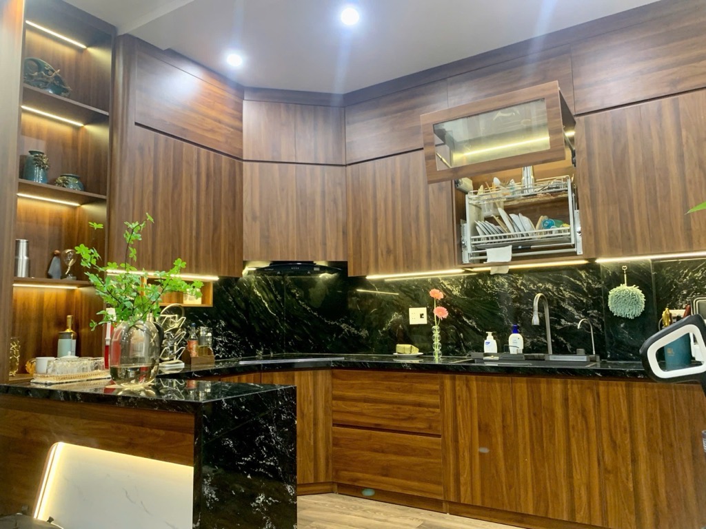 CỰC HIẾM- DUY NHẤT 1 CĂN VIEW VƯỜN HOA- MẶT TIỀN CỰC ĐẸP – 2 MẶT THOÁNG ĐẸP NHẤT KHU – VỈA HÈ RỘNG MÊNH MÔNG – MẶT ĐƯỜNG NHIỀU Ô TÔ TRÁNH CHỦ NHÀ CHUYỂN RA Ở BIỆT THỰ NÊN BÁN